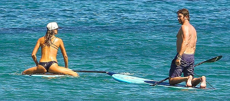 Τον αποθεώνει όλο το Ιντερνετ -Η στιγμή που ο Τζέραρντ Μπάτλερ χουφτώνει τα οπίσθια καλλονής μελαχρινής [εικόνες] | iefimerida.gr 16