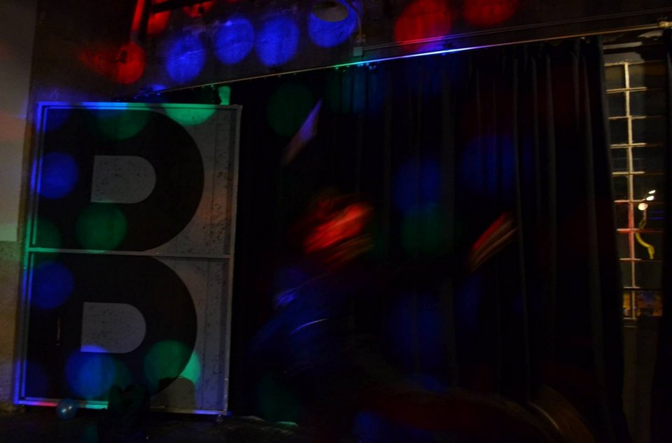 Ένα alternative πρωτοχρονιάτικο πάρτι στον πολυχώρο Baumstrasse -Δρόμος με δέντρα [εικόνες] | iefimerida.gr 4