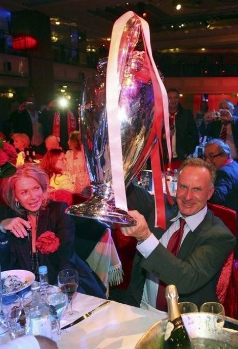 Ετσι γιόρτασε η Μπάγερν – Το γλέντι των πρωταθλητών Ευρώπης [εικόνες] | iefimerida.gr 0