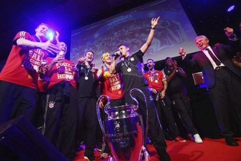 Ετσι γιόρτασε η Μπάγερν – Το γλέντι των πρωταθλητών Ευρώπης [εικόνες] | iefimerida.gr 2