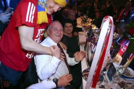 Ετσι γιόρτασε η Μπάγερν – Το γλέντι των πρωταθλητών Ευρώπης [εικόνες] | iefimerida.gr 6