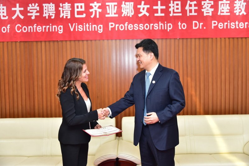 H παρθενική απευθείας πτήση από Πεκίνο για Αθήνα-Η Μπαζιάνα η πρώτη που αποβιβάστηκε [εικόνες] | iefimerida.gr 7