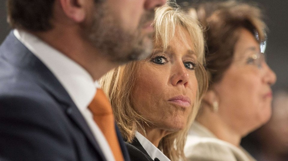 Αρχισε η ισοπέδωση: Εγκυος η 64χρονη Μπριζίτ σε εξώφυλλο -Εξαλλος ο Μακρόν μιλάει για μισογυνισμό [εικόνες] | iefimerida.gr 4