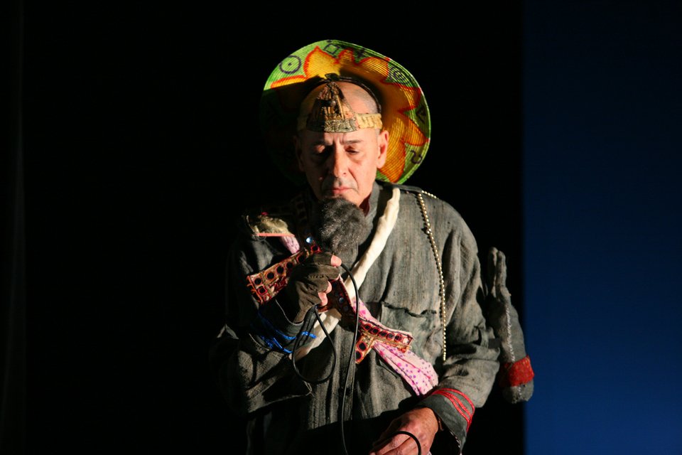 Σε αυτό το Φεστιβάλ υπάρχει όργανο με 25 μέτρα χορδές και ο Αγγελάκας ερμηνεύει Τζον Κέιτζ [πρόγραμμα]  | iefimerida.gr 5