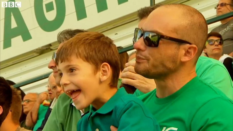 Πώς μάζεψα χρήματα για να πάω τον γιο μου στο γήπεδο [εικόνες] | iefimerida.gr 2