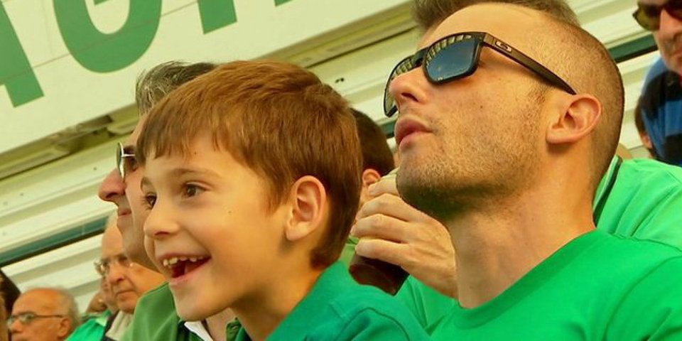 Πώς μάζεψα χρήματα για να πάω τον γιο μου στο γήπεδο [εικόνες] | iefimerida.gr 4