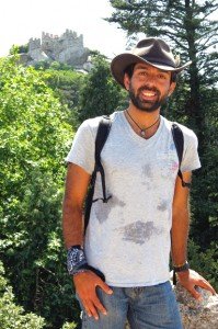 Ο άνθρωπος που βρήκε το νόημα της ζωής: Παράτησε τη δουλειά του, άρχισε να ταξιδεύει σε όλο τον κόσμο και έγινε διάσημος [εικόνες] | iefimerida.gr 3