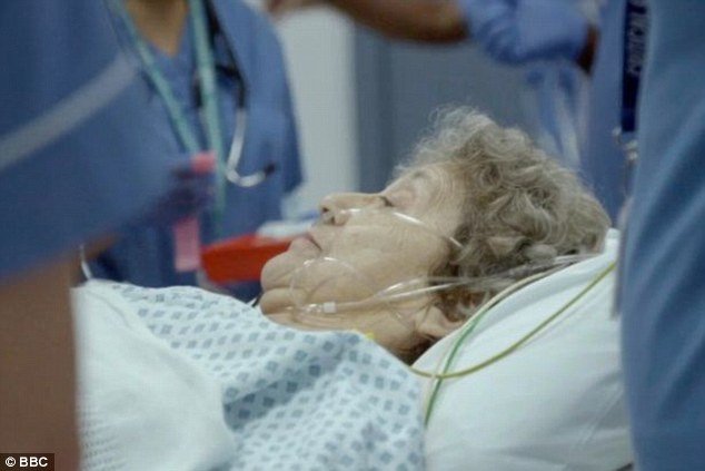 «Ο θάνατός σου, η ζωή μου»: Οταν οι γιατροί αποφασίζουν ποιος θα ζήσει και ποιος θα πεθάνει | iefimerida.gr 0