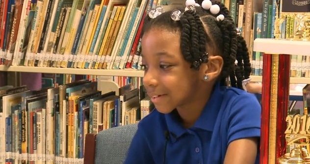 Απίστευτο: 7χρονη που γεννήθηκε χωρίς δάχτυλα κέρδισε τον διαγωνισμό καλλιγραφίας [εικόνες]  | iefimerida.gr 1