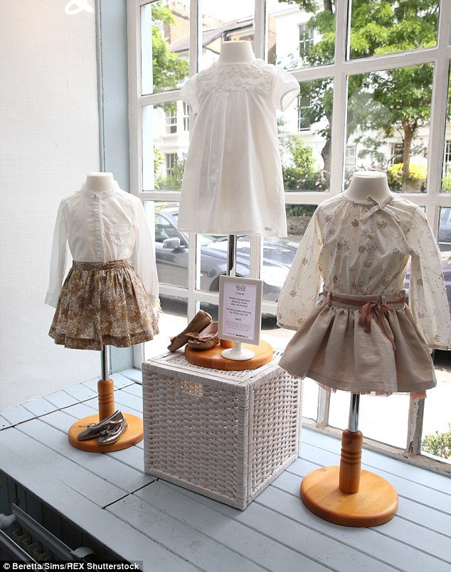 Fashion icon όπως η μητέρα της -Ουρές θαυμαστών για να αγοράσουν ένα ρούχο της Χάρπερ [εικόνες] | iefimerida.gr 6