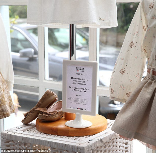 Fashion icon όπως η μητέρα της -Ουρές θαυμαστών για να αγοράσουν ένα ρούχο της Χάρπερ [εικόνες] | iefimerida.gr 8