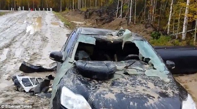 Η εκδίκηση της αρκούδας -Διέλυσε το αυτοκίνητο του κυνηγού που τόλμησε να την πυροβολήσει [εικόνες] | iefimerida.gr 1