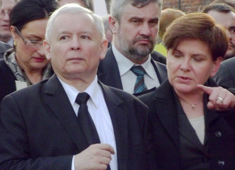 Η Δεξιά σάρωσε στην Πολωνία -Η Beata Szydlo νέα πρωθυπουργός, η «χωριατοπούλα με τις γαλότσες» [εικόνες] | iefimerida.gr 0