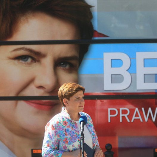 Η Δεξιά σάρωσε στην Πολωνία -Η Beata Szydlo νέα πρωθυπουργός, η «χωριατοπούλα με τις γαλότσες» [εικόνες] | iefimerida.gr 4