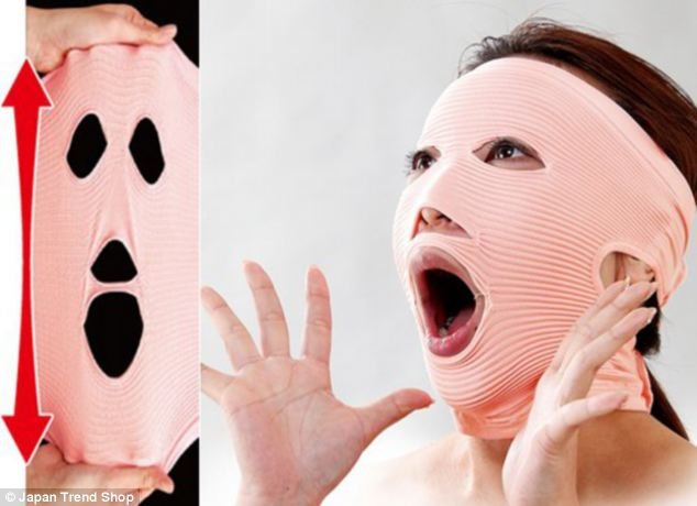 Εργαλεία ομορφιάς ή βασανισμού; -Απίθανα πράγματα που αγοράζουν οι γυναίκες για να σβήσουν τις ρυτίδες [εικόνες] | iefimerida.gr 3