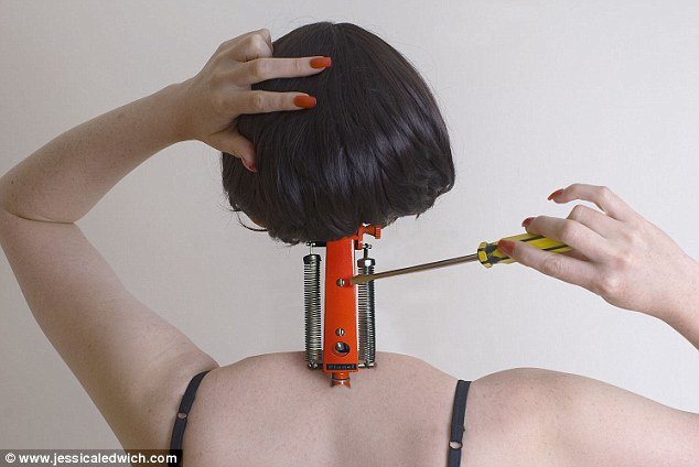 Η αβάσταχτη ελαφρότητα της ομορφιάς -Η σουρεαλιστική απεικόνιση της γυναικείας παράνοιας για τελειότητα [εικόνες] | iefimerida.gr 5