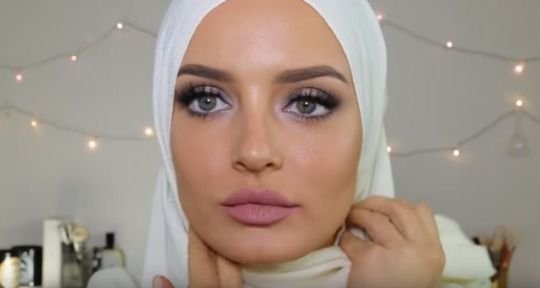 Χαμός με beauty blogger που έβγαλε βίντεο φορώντας μαντήλα [βίντεο] | iefimerida.gr 0