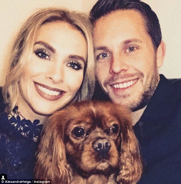 Οι Μπέκαμ της Ισλανδίας -Ο διάσημος ποδοσφαιριστής και το μοντέλο που γράφει για μόδα [εικόνες] | iefimerida.gr 3