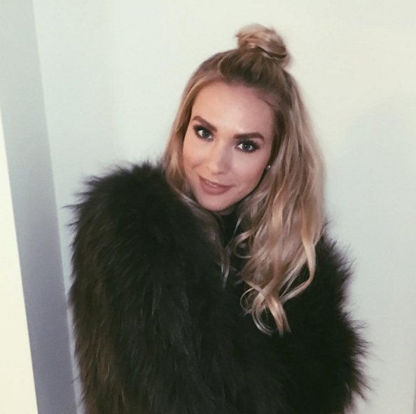 Οι Μπέκαμ της Ισλανδίας -Ο διάσημος ποδοσφαιριστής και το μοντέλο που γράφει για μόδα [εικόνες] | iefimerida.gr 2