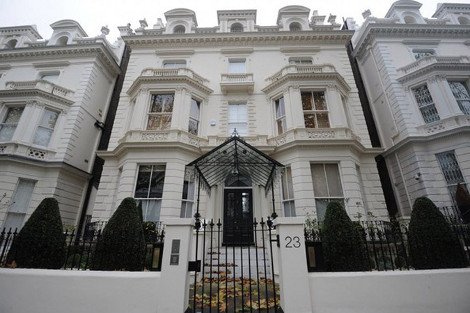 Η νέα χλιδάτη, αξίας 50 εκατ. λιρών, έπαυλη των Μπέκαμ -Η πισίνα στο δωμάτιο με τις τοιχογραφίες και το... κομμωτήριο [εικόνες] | iefimerida.gr 1