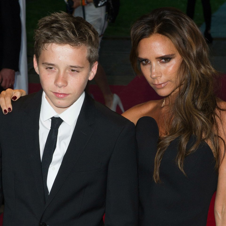 O γιός του Μπέκαμ έπιασε δουλειά σε καφετέρια [εικόνες] | iefimerida.gr 1