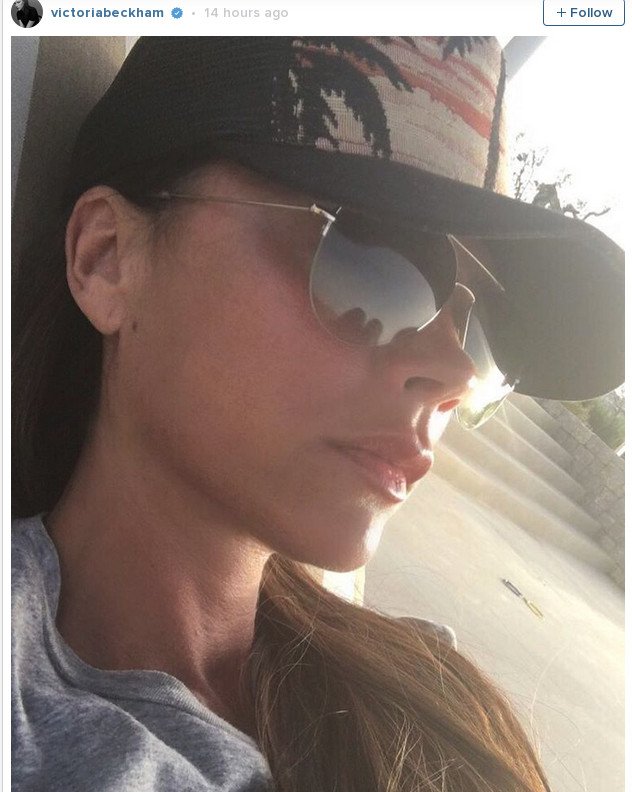 Η Βικτόρια στην ξαπλώστρα και ο Ντέιβιντ πίνει κρασί –Οι  Μπέκαμ στην Ελλάδα [εικόνες] | iefimerida.gr 0