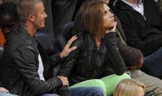 Ο Μπέκαμ «καρφώνεται» στα οπίσθια όμορφων κοριτσιών και η Βικτόρια πάει να του βγάλει τα μάτια [εικόνες] | iefimerida.gr 2