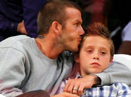 O γιός του Μπέκαμ έπιασε δουλειά σε καφετέρια [εικόνες] | iefimerida.gr 8