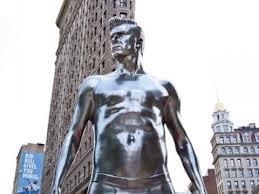 Έκαναν άγαλμα τον Μπέκαμ με εσώρουχα! [εικόνες] | iefimerida.gr 0