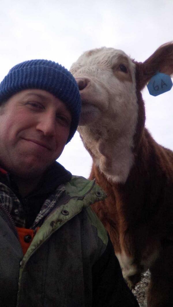 Αυτή είναι η νέα μόδα στις Selfies: Ιρλανδοί αγρότες έβαλαν τα γυαλιά στο Facebook [εικόνες] | iefimerida.gr 3