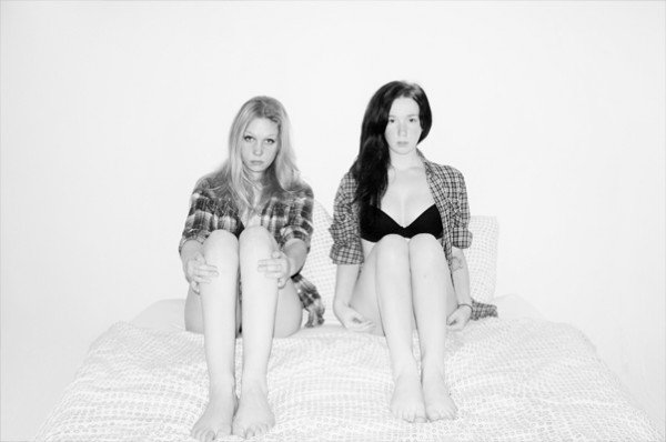 Φωτογραφίζει όσους κοιμήθηκαν στο κρεβάτι της  -Bed stories [εικόνες] | iefimerida.gr 5