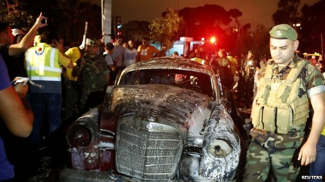 Βομβιστής τίναξε στον αέρα γειτονιά της Βηρυττού την ώρα που οι κάτοικοί της έβλεπαν το Μουντιάλ [εικόνες] | iefimerida.gr 0