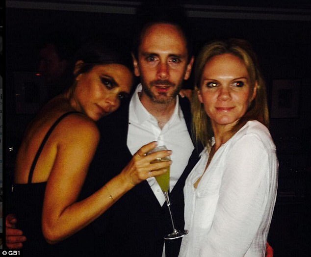 Ο μεγάλος γιος του Μπέκαμ είναι ίδιος η Βικτόρια [εικόνες] | iefimerida.gr 2