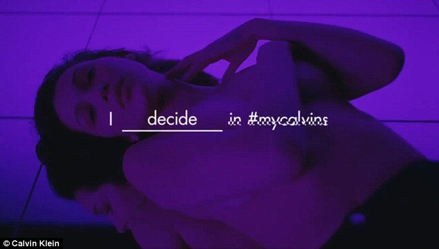 Η Μπέλα Χαντίντ ξαναχτυπά -Τόπλες στη νέα διαφήμιση της Calvin Klein [εικόνες] | iefimerida.gr 0