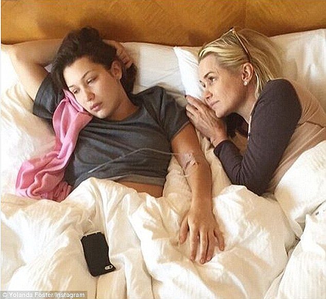 Στο νοσοκομείο η Μπέλα Χαντίντ -Η επώδυνη θεραπεία στην οποία υποβάλλεται καθημερινά [εικόνα] | iefimerida.gr 1