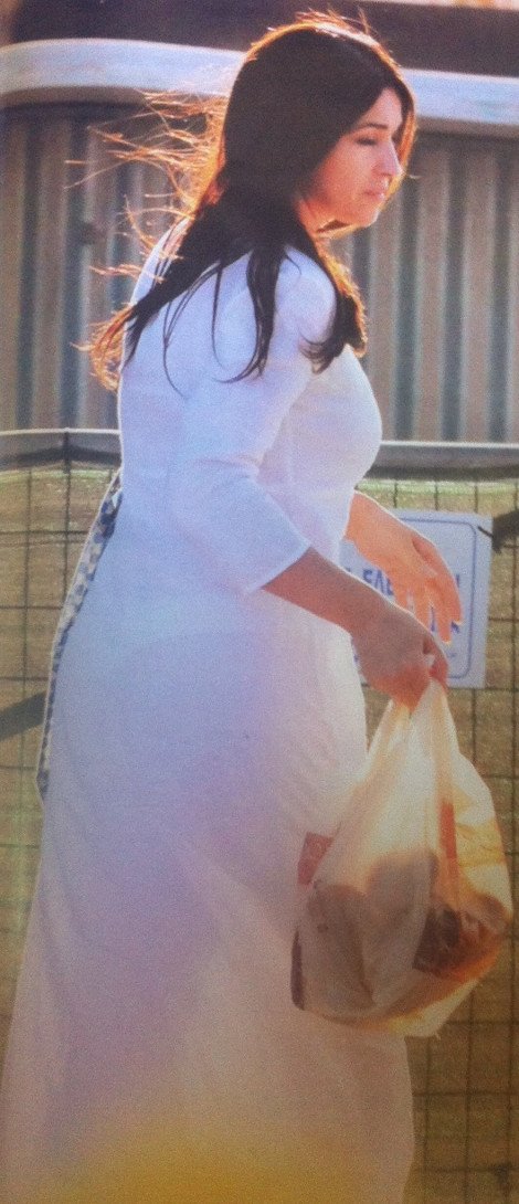 Παγωτό και λιχουδιές από ξυλόφουρνο έτρωγε στα σοκάκια της Πάρου η Μόνικα Μπελούτσι [εικόνες] | iefimerida.gr 2