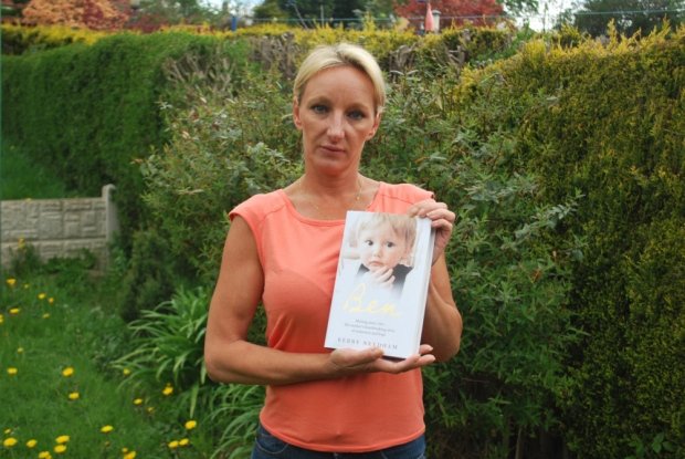 Το μυστικό ταξίδι της μητέρας του μικρού Μπεν στην Ελλάδα -Ηρθε να κάνει τεστ DNA [εικόνες] | iefimerida.gr 0