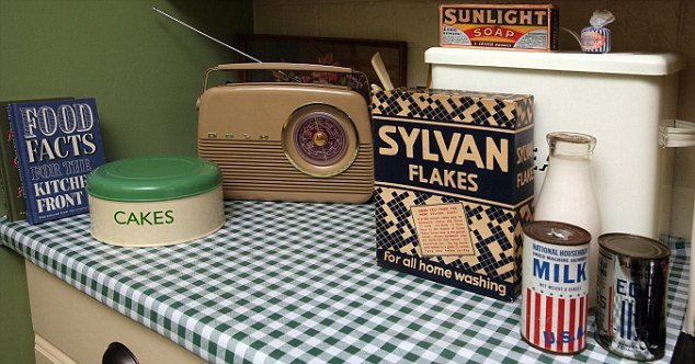 Είναι μόνο 35 ετών αλλά ζει στο 1940: «Δεν ξέρω τι είναι το twitter και το iphone» [εικόνες] | iefimerida.gr 8