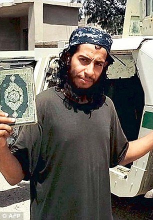 Καταδικασμένος δολοφόνος και αρχηγός συμμορίας ο ιδιοκτήτης του διαμερίσματος που βρήκε καταφύγιο ο μακελάρης του Παρισιού [εικόνες] | iefimerida.gr 0