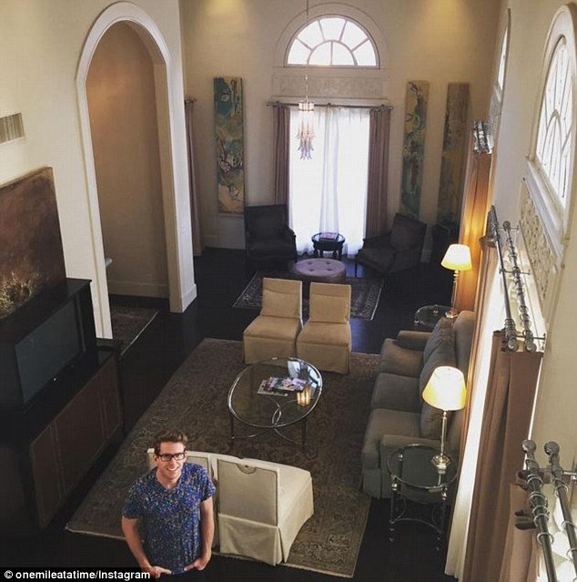 25χρονος κατάφερε να γυρίσει τη Γη χωρίς να χαλάσει ούτε ένα ευρώ [εικόνες] | iefimerida.gr 11