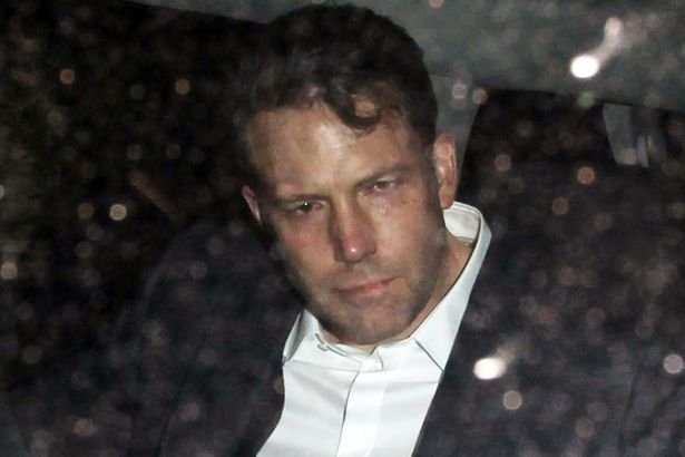 Αγνώριστος ο Μπεν Αφλεκ σε πάρτι λίγο πριν από τα Οσκαρ [εικόνες] | iefimerida.gr 1