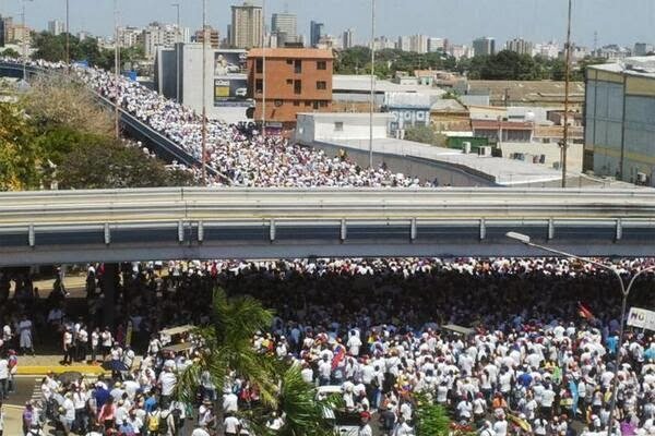 Η «μητέρα όλων των διαδηλώσεων» έγινε στη Βενεζουέλα εναντίον του Μαδούρο [εικόνες] | iefimerida.gr 8