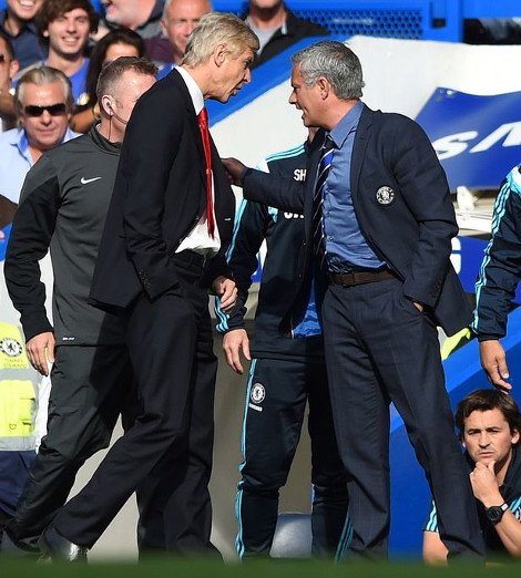 Απίστευτες σκηνές στην Αγγλία: Βενγκέρ και Μουρίνιο πιάστηκαν στα χέρια μέσα στο γήπεδο [εικόνες&βίντεο] | iefimerida.gr 0