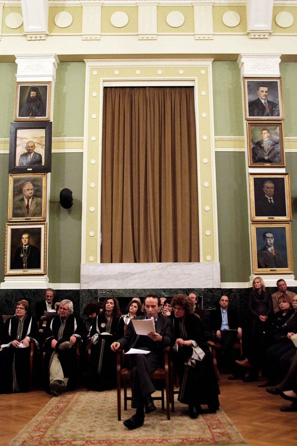 Ρομπέρτο Μπενίνι: «Θέλω να σας φιλήσω όλους...  στο στόμα!» [εικόνες] | iefimerida.gr 1