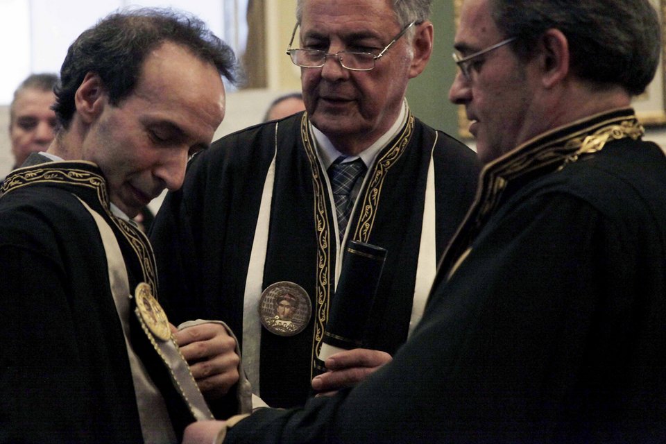 Ρομπέρτο Μπενίνι: «Θέλω να σας φιλήσω όλους...  στο στόμα!» [εικόνες] | iefimerida.gr 2