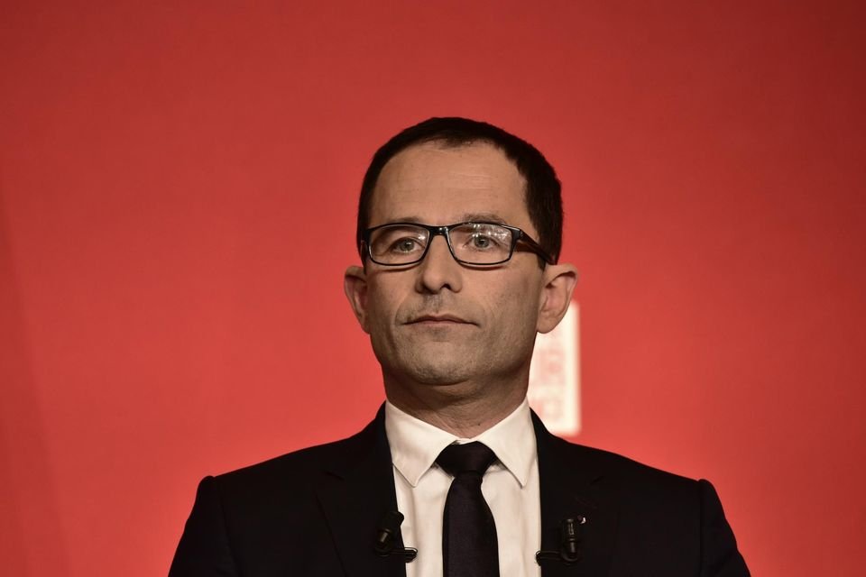 Εκατόμβη για το Σοσιαλιστικό Κόμμα -Δεν εκλέγονται ο Μπενουά Αμόν, ο γραμματέας του κόμματος και 95 βουλευτές | iefimerida.gr 0