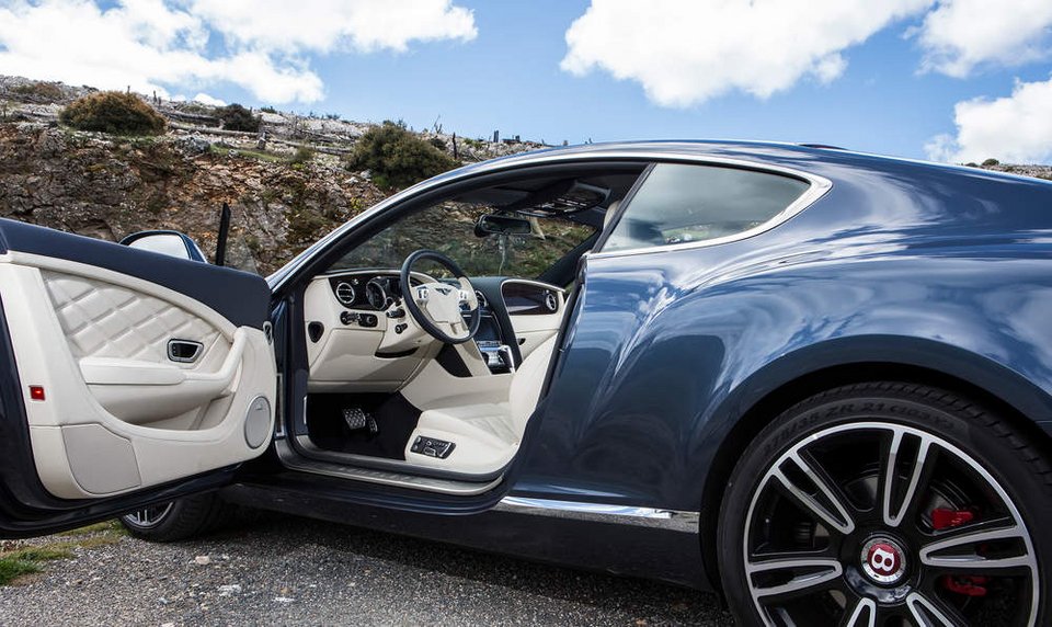Η Bentley είναι η πιο επιτυχημένη μάρκα υπερ-πολυτελείας παγκοσμίως | iefimerida.gr 4