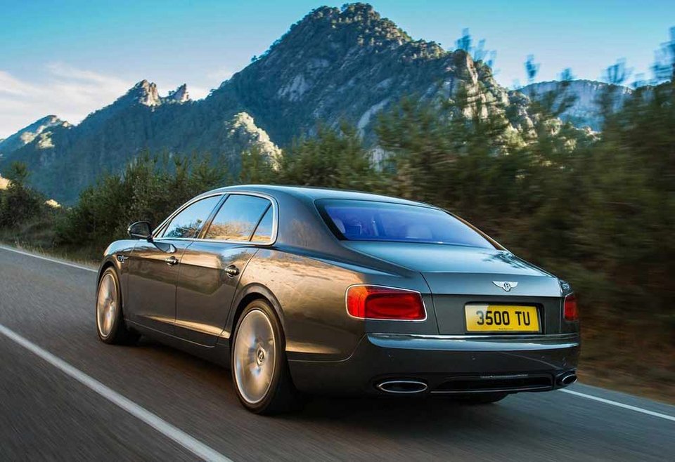 Bentley Flying Spur: 15 αγελάδες και κάμποσα κιλά αγνού, παρθένου μαλλιού | iefimerida.gr 3