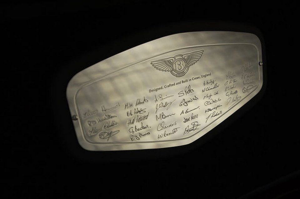 Αυτή η Bentley κοστίζει 11 εκατομμύρια ευρώ και ανήκει στη βασίλισσα της Αγγλίας | iefimerida.gr 3