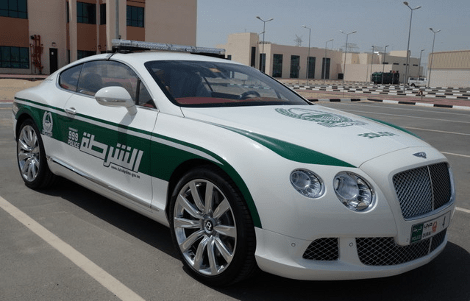 Μετά τη Lamborghini η αστυνομία του Ντουμπάι αποκτά Bentley και Aston Martin | iefimerida.gr 1